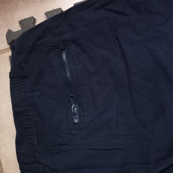 Red Face Men's Size 40 Black 100% Cotton Cargo Zip Six Pocket Shorts - Picture 6 of 6